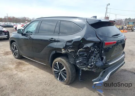 2022 Toyota Highlander Xse z USA, uszkodzony, nr VIN 5TDJZRBH4NS199253